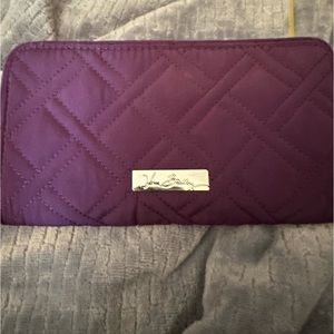 Excellent Condition! Like New! Vera Bradley Microfiber wallet
